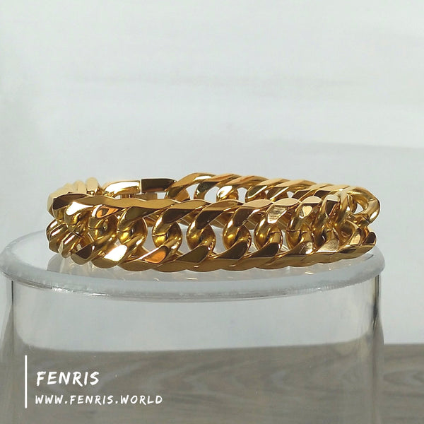 gold curb chain bracelet