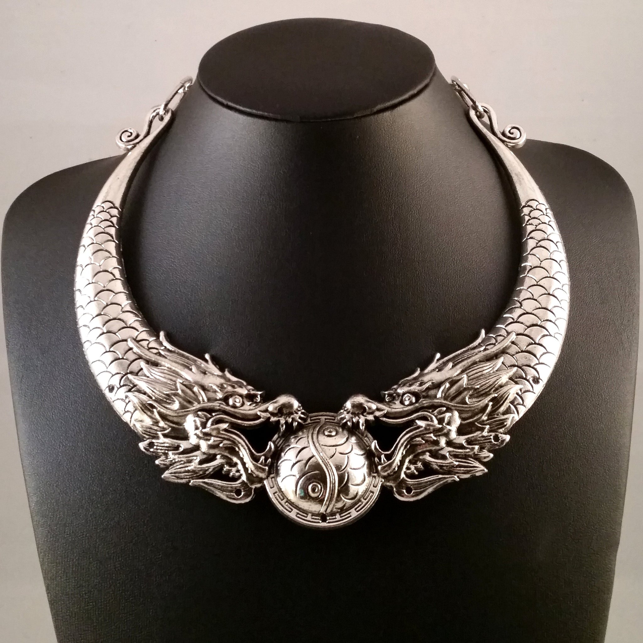 dragon choker